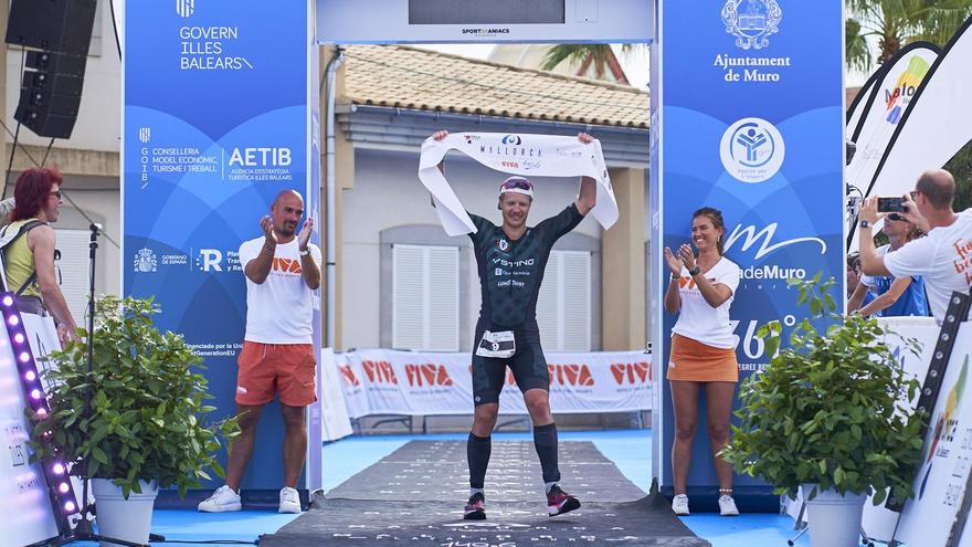 El sueco Martin Strandlind, vencedor del del Mallorca 140.6 Triathlon