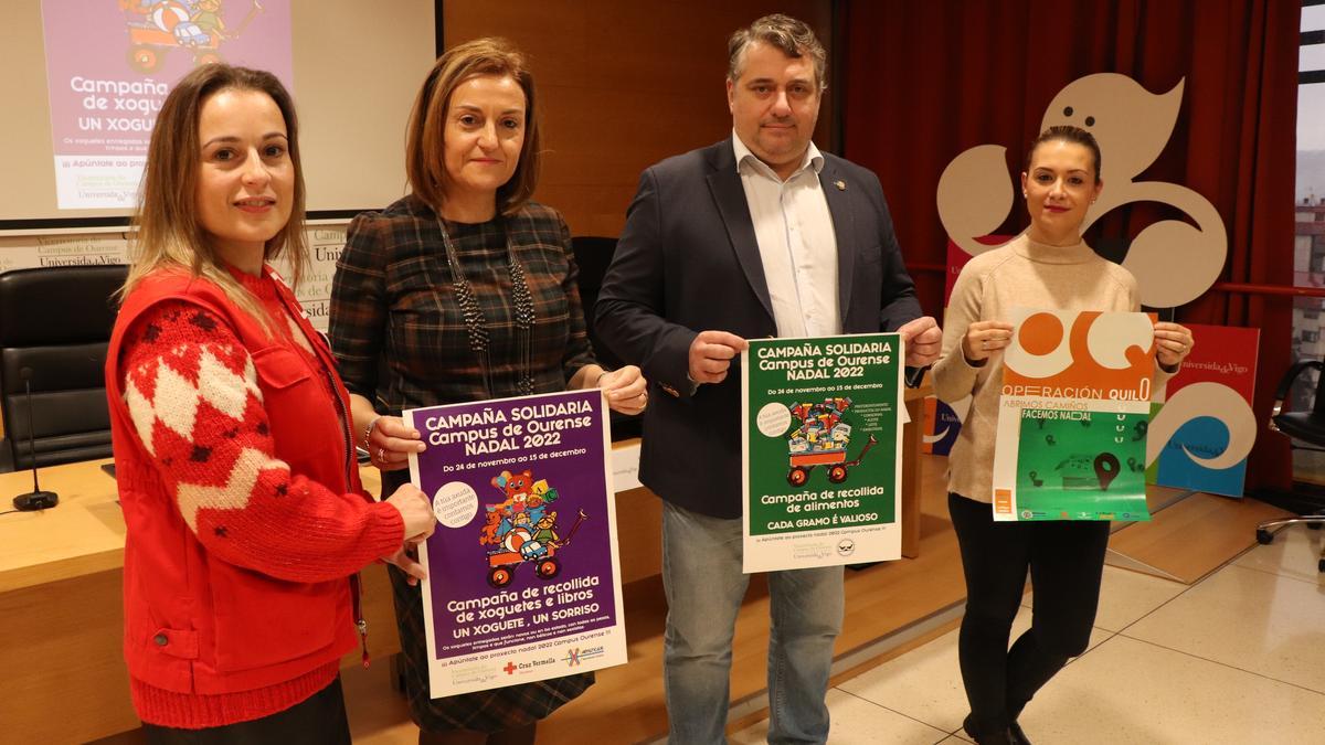 Carmen González, Elena Rivo, Cecilio Santalices y Noemí Iglesias presentaron la campaña solidaria en el campus.
