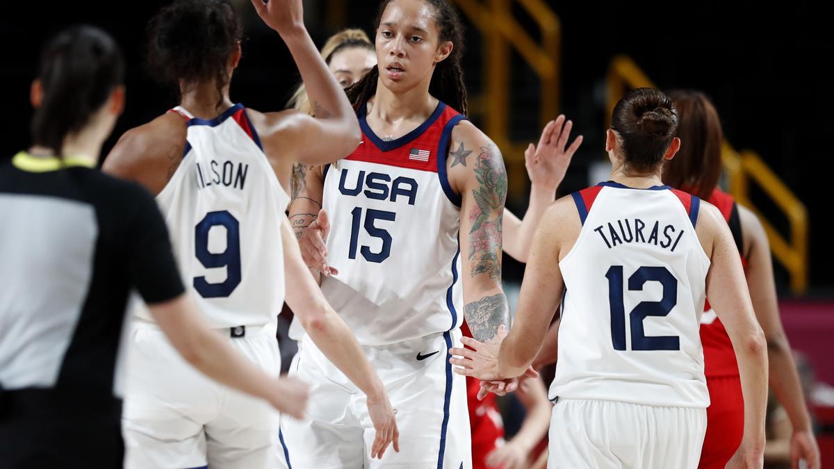 90-75. Estados Unidos, reinas del oro