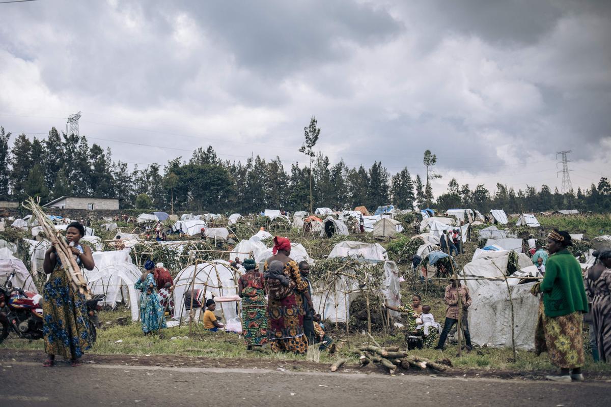 Desplazados a causa de los enfrentamientos cerca de Goma, en el Congo. En casi seis meses de enfrentamientos, más de 300.000 personas han huido de sus hogares.