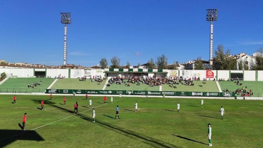 El Antequera CF reforzó su tercer puesto de la tabla