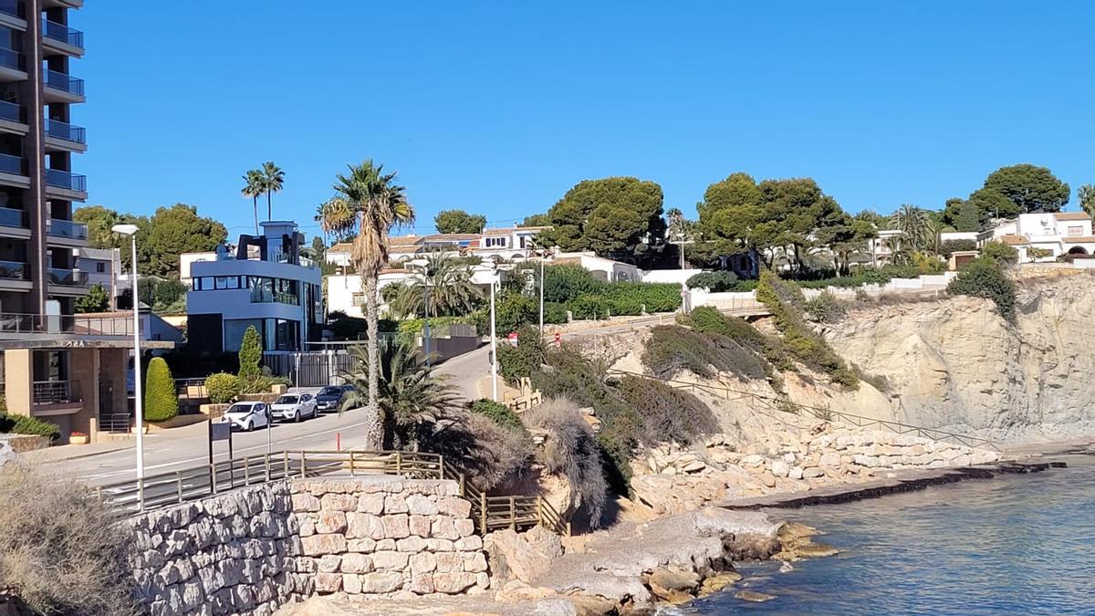 El acceso que se ha reparado en la cala de Calp.