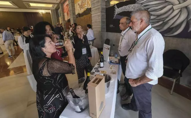 Encuentro en Gran Canaria de responsables de la Guía de Vinos Peñín