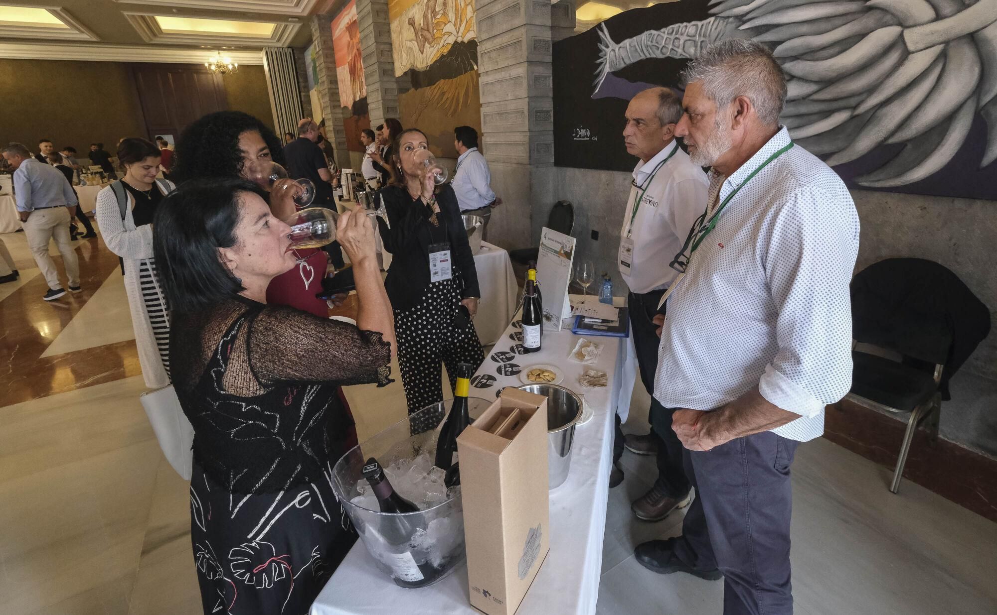 Encuentro en Gran Canaria de responsables de la Guía de vinos Peñín