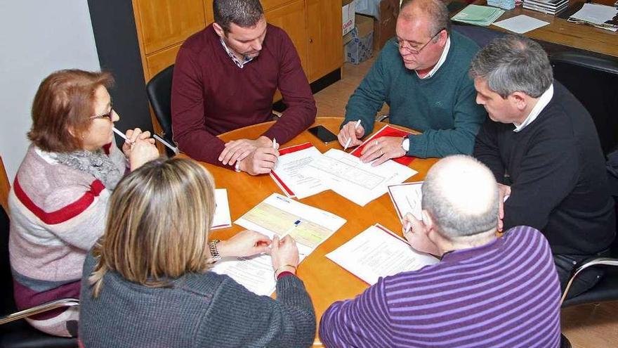 Reunión, en la mañana de ayer, del comité ejecutivo de la Fundación y personal. // Bernabé/Juan Carlos Asorey