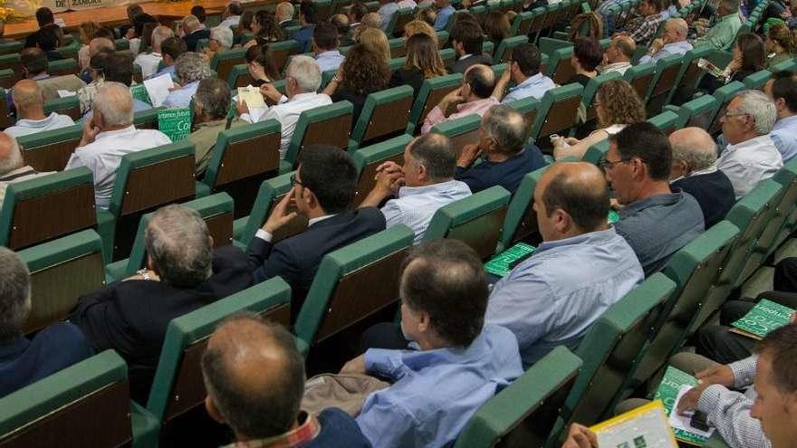 Los delegados de Caja Rural de Zamora durante la celebración de la reunión.