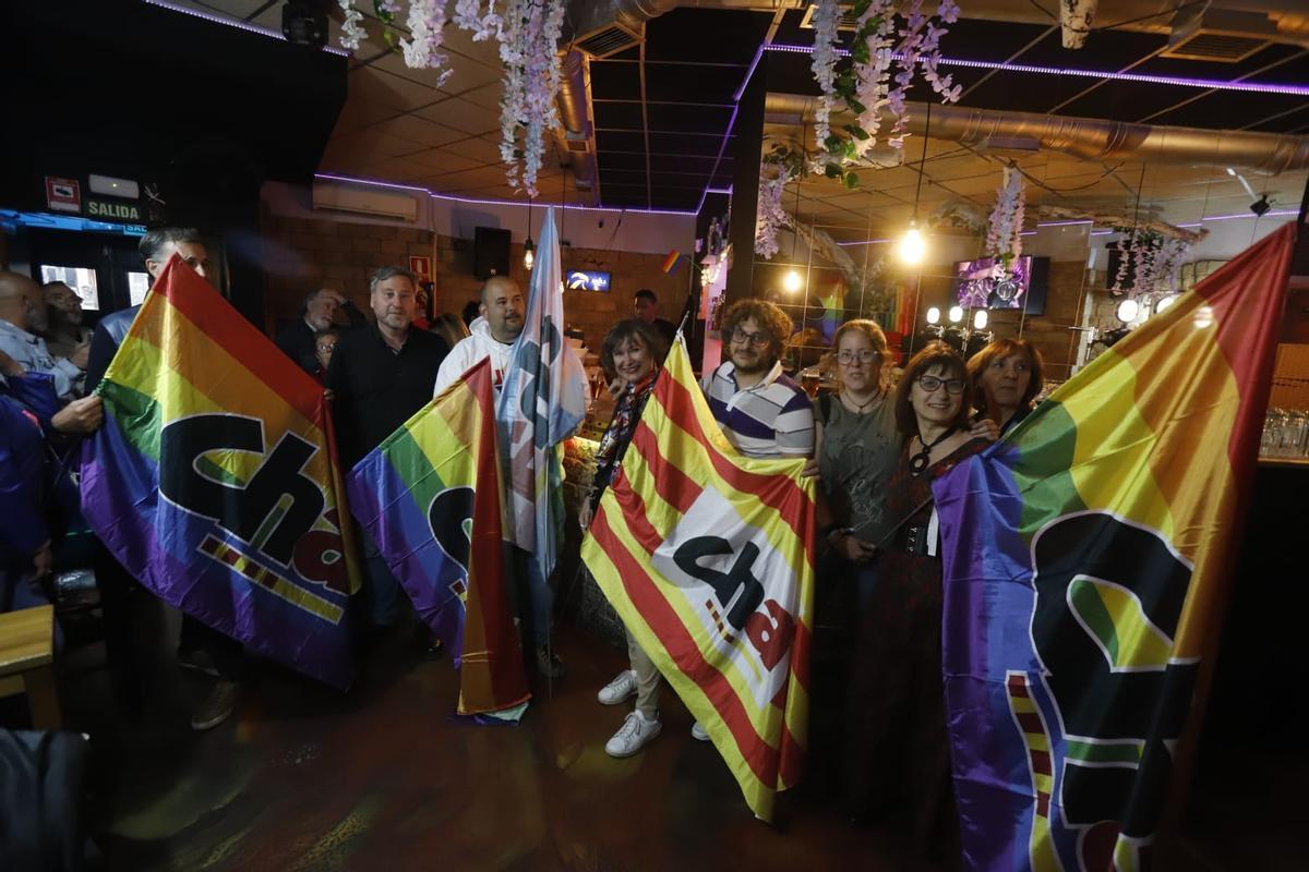 CHA organiza una fiesta en favor de los derechos LGTBI.
