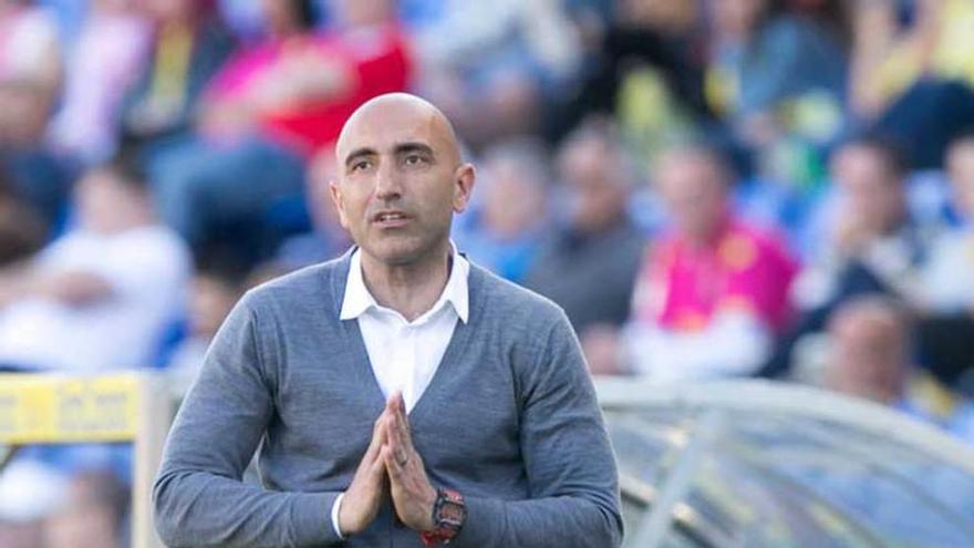 Abelardo hace un gesto en el encuentro de Las Palmas.