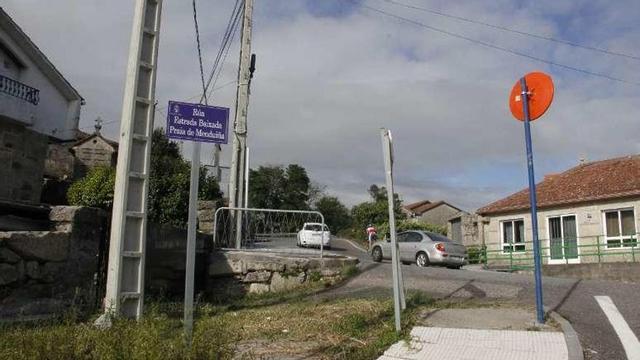 Señalización de caminos en la parroquia. // S.Álvarez