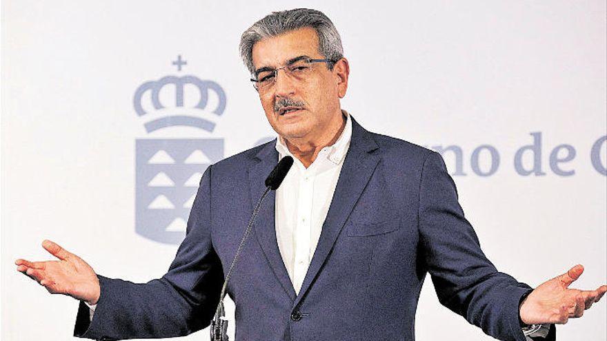El vicepresidente y consejero de Hacienda del Gobierno canario, Román Rodríguez.