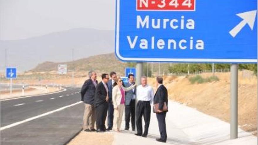 Ana Pastor va inaugurar divendres passat trenta quilòmetres d&#039;autovia desdoblada a Múrcia.