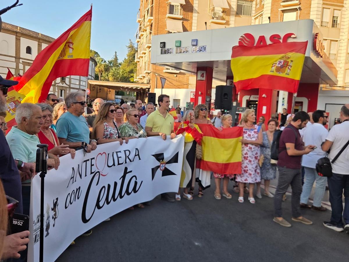 Apoyo masivo en Antequera a Ceuta y sus ciudadanos