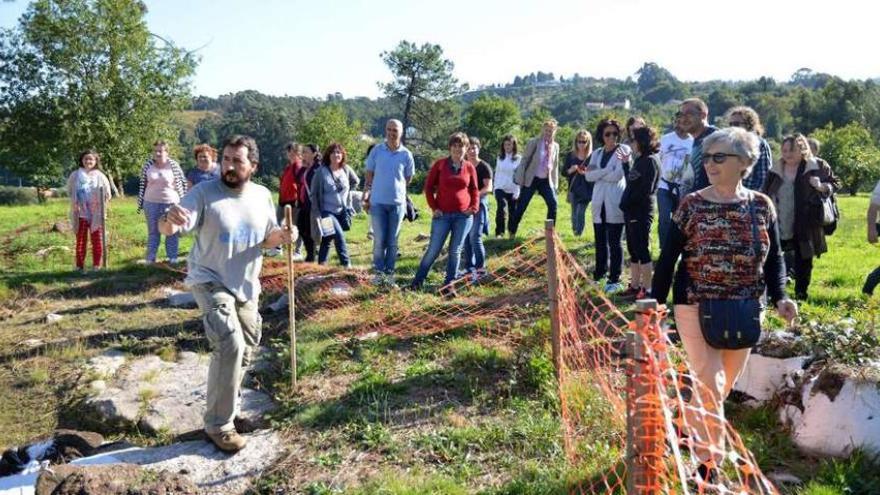 Los particpantes en el curso, durante la salida que realizaron ayer. // Gustavo Santos