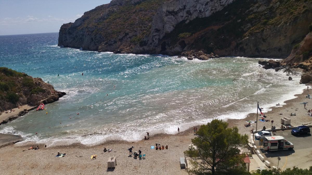 Imagen de la cala de la Granadella de Xàbia tomada ayer