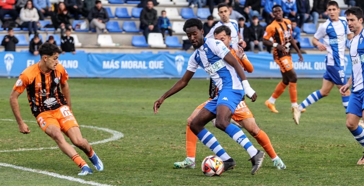 Un partido reciente del Alcoyano en su estadio de El Collao