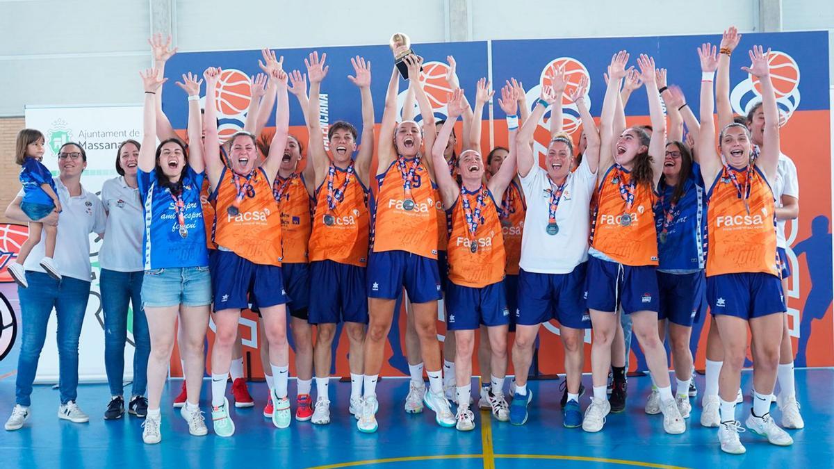 Facsa Vila real BC es el vencedor en Senior Femenino Autonómico tras imponerse en la Final a Globeenergy NBF Castelló (74-63)