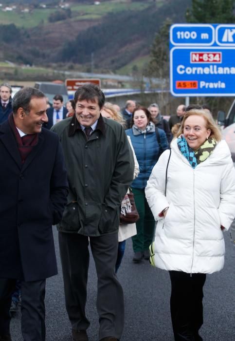 De la Serna y Javier Fernández acuden a la apertura del tramo de autovía A-63 entre La Doriga y Cornellana