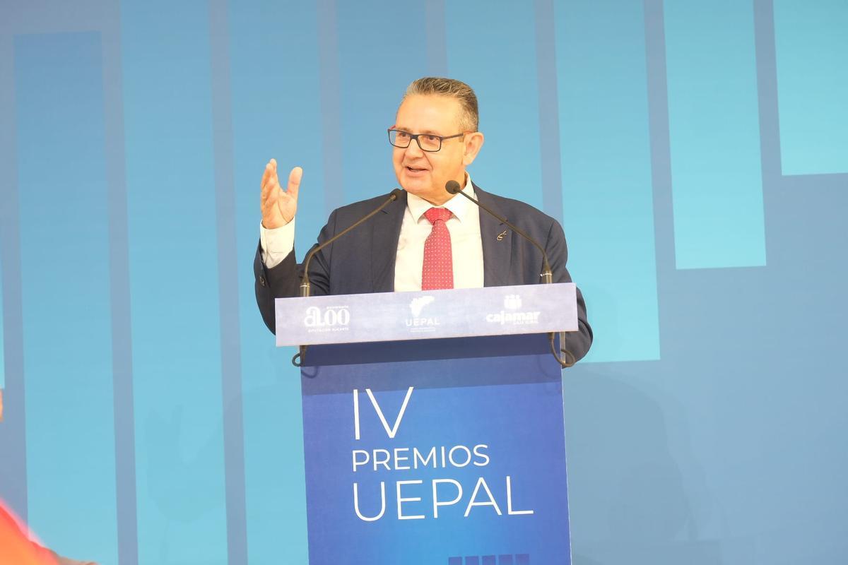 El presidente de Uepal, Juan José Sellés, durante su discurso.