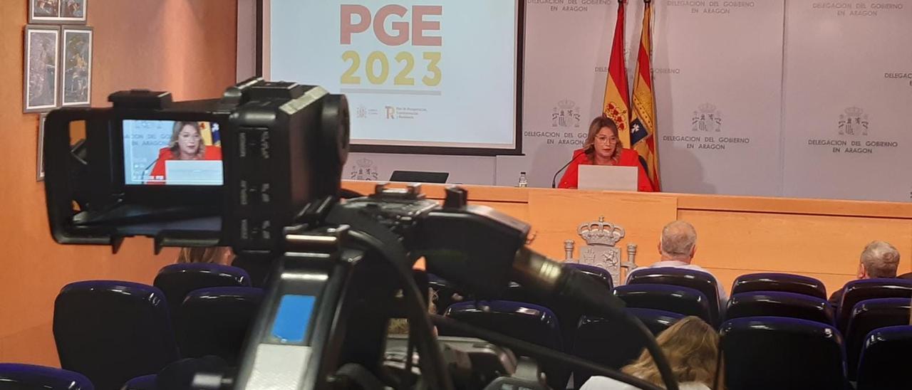 La delegada del Gobierno en Aragón, Rosa Serrano, presenta los Presupuestos Generales del Estado en Aragón.