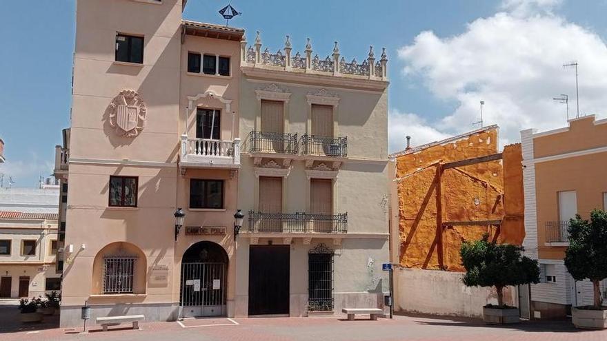Simat de la Valldigna prevé reabrir su ayuntamiento casi año y medio después del incendio