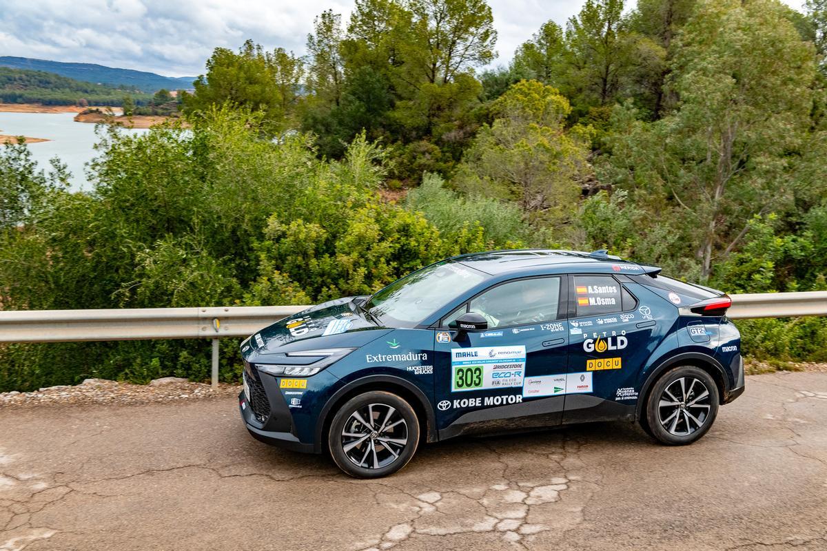 El Toyota de Angel Santos y Mario Osma.
