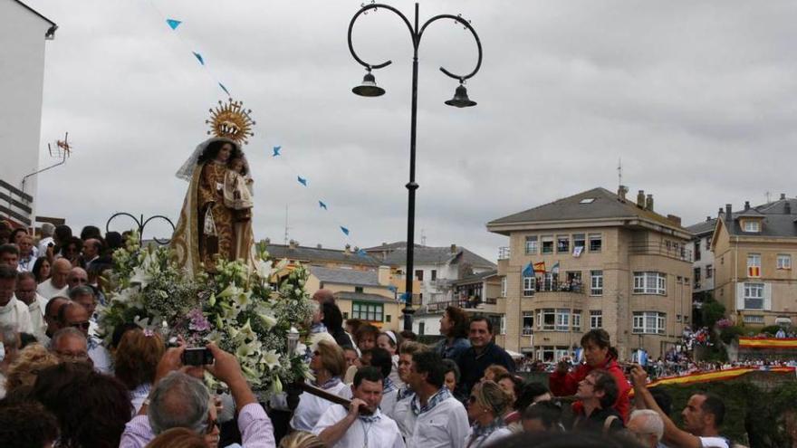 Una pasada edición de la procesión del Carmen.