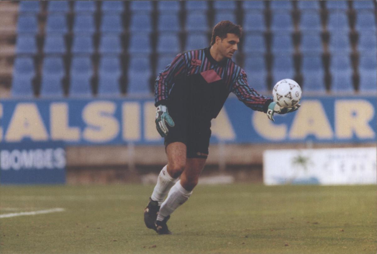 Ferrer, en un partit amb el Figueres a Vilatenim el 1993