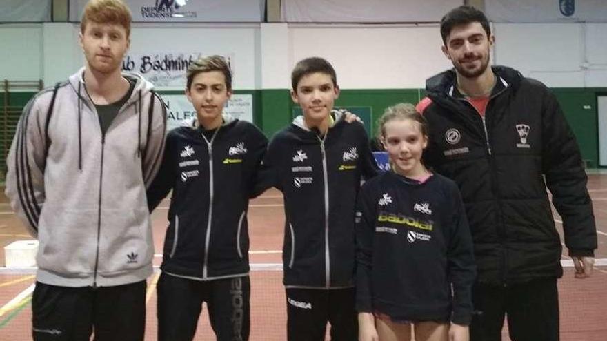 Equipo del Club Bádminton A Estrada que participó en el circuito gallego de la ciudad de Tui.