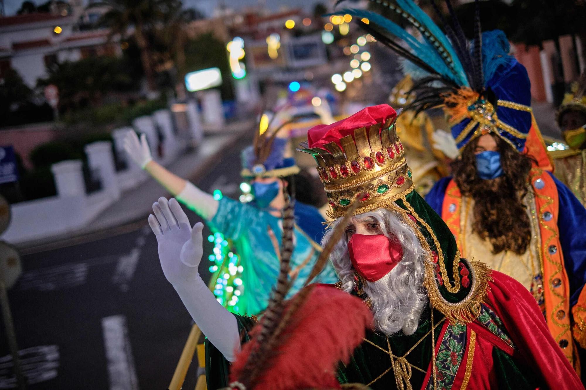 Los Reyes magos recorren Santa Cruz