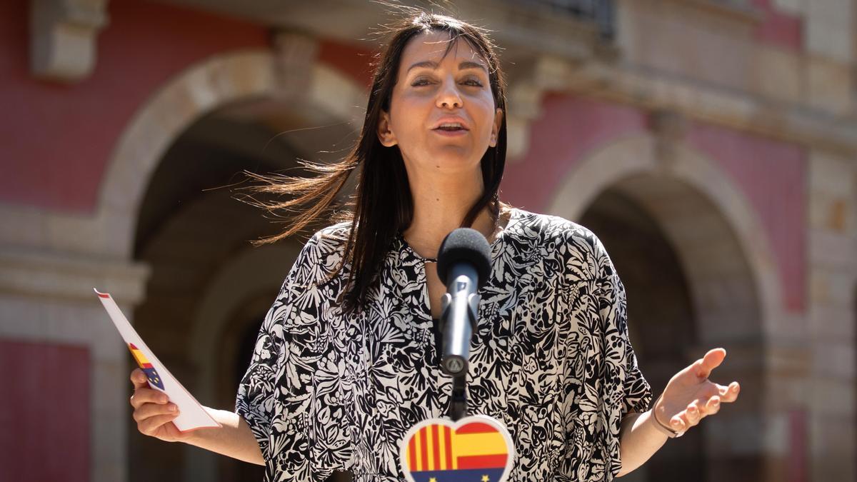 Arrimadas afirma que apoyaría al PP en una moción de censura contra Sánchez