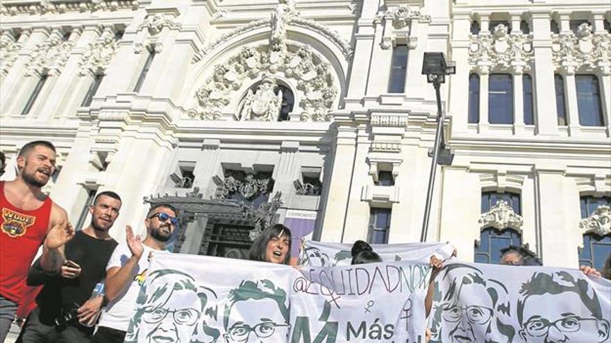 Los pactos examinan a la política española