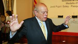 Jordi Pujol, en un acto institucional en el que el ’expresident’ José Montilla le impuso la Medalla d’Or de la Generalitat.