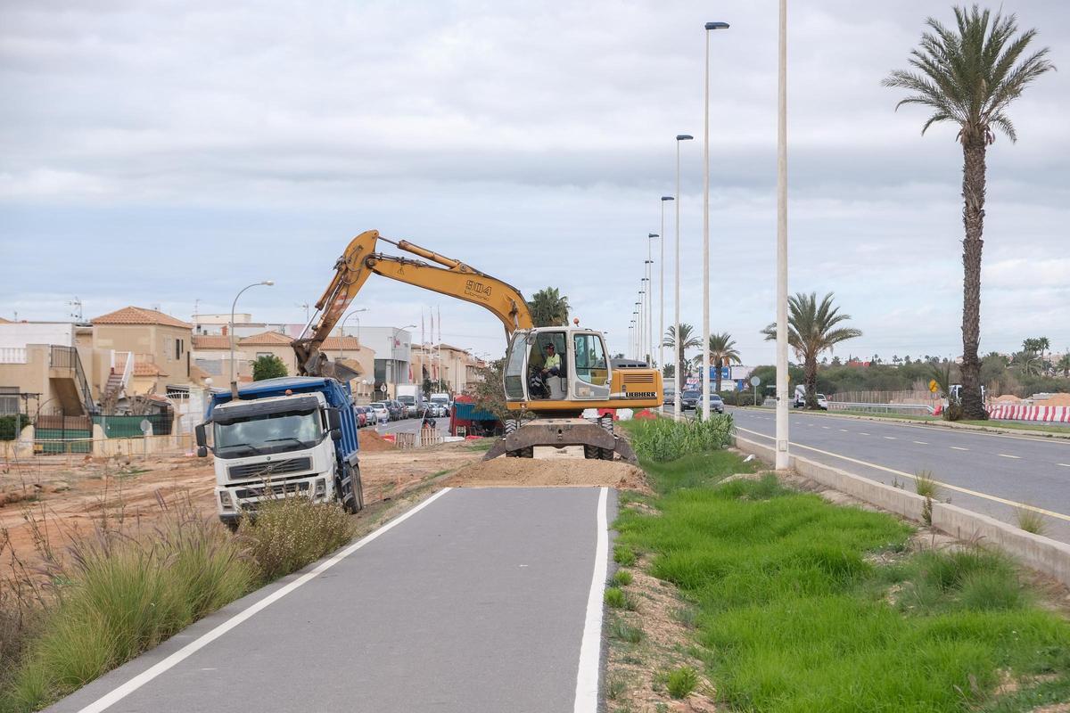 Comienzan las obras del acceso a las 7.400 futuras viviendas de La Hoya: la rotonda que hace la número 14 de la CV-905