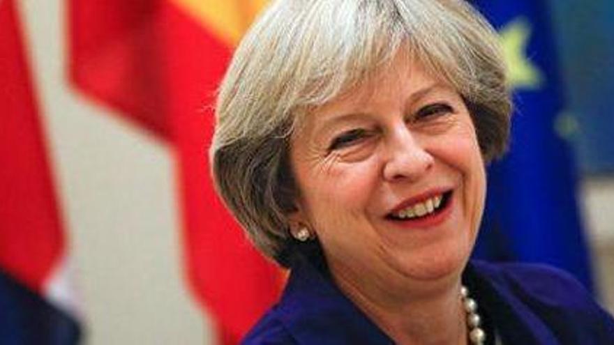 Theresa May ha encarregat un informe sobre els immigrants al Regne Unit