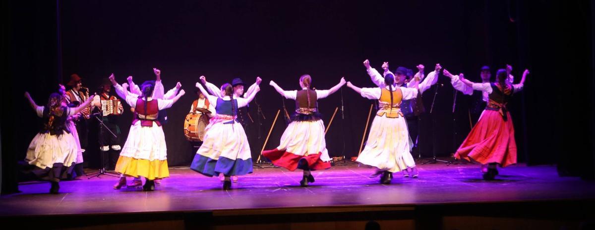 Actuación de Tequexetéldere en el Teatro Principal.  | BERNABÉ/ AMANDA CASTRO