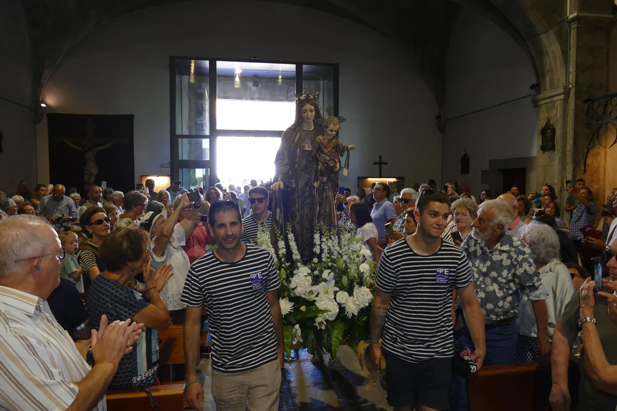 L'Escala commemora la Festa del Carme amb un sentit homenatge a les persones grans i a les seves arrels marineres