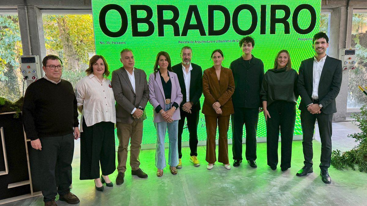 Foro del acto en Santiago para presentar la revista 'Obradoiro. Prospectiva I: Paisaxes' .
