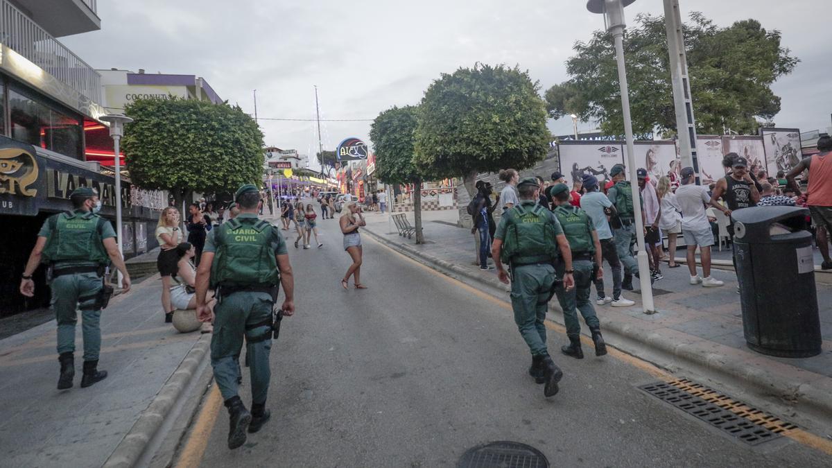 La Policía Local y la Guardia Civil desplegaron un fuerte dispositivo durante la final de la Eurocopa.