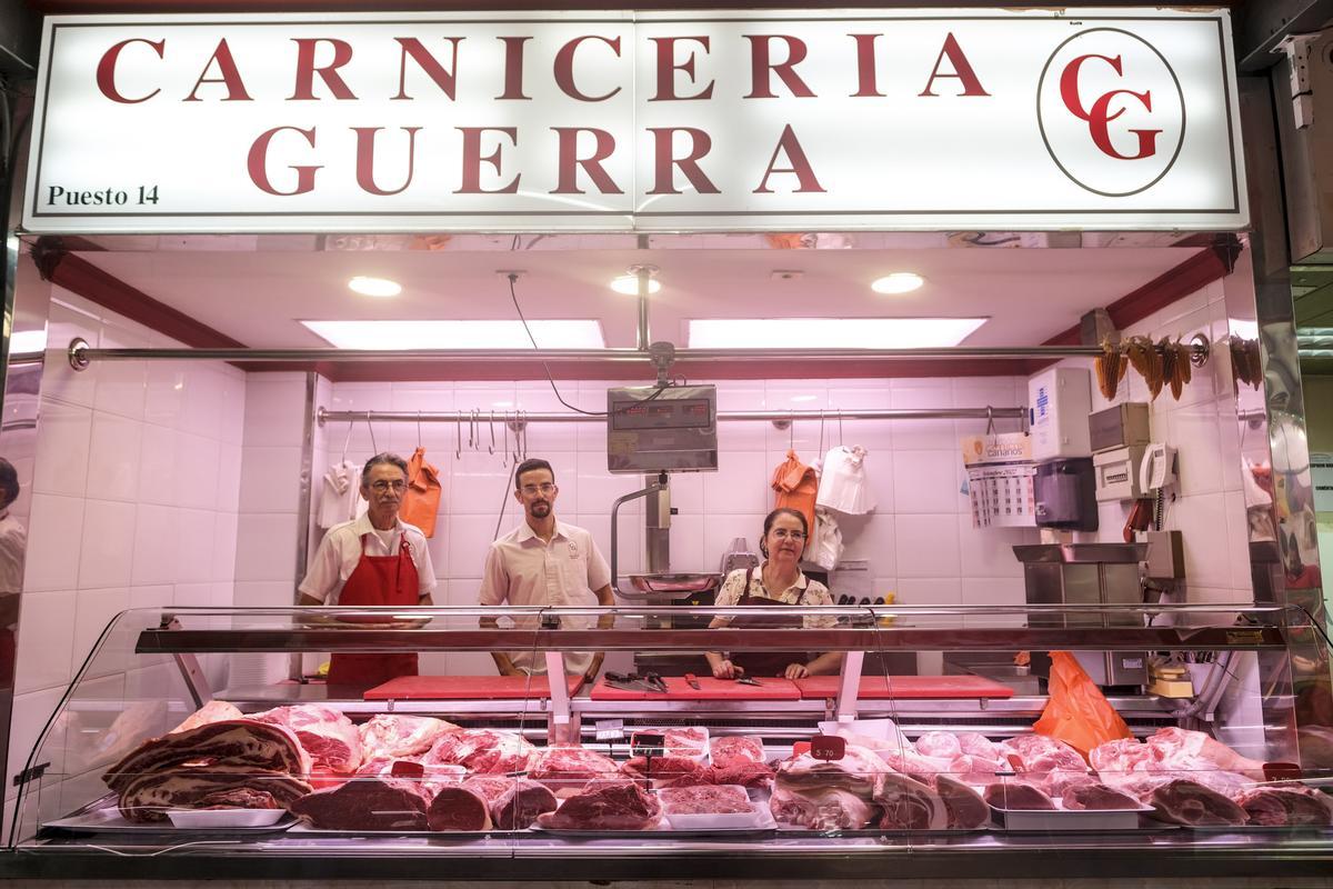 La Carnicería Guerra en el puesto número 14 del Mercado de Altavista, su única ubicación durante 52 años.