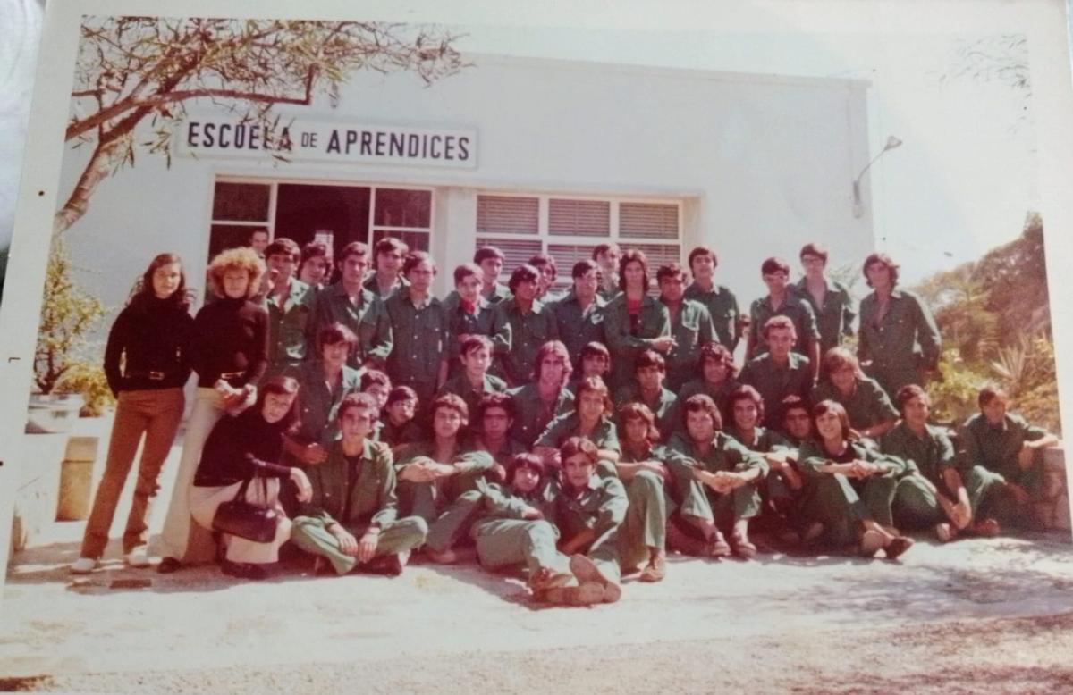 Escuela de aprendices del año 1974.