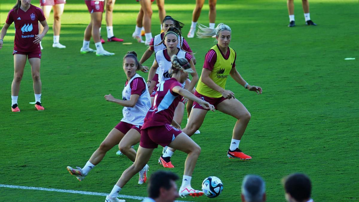 El entrenamiento de las campeonas del mundo en El Arcángel, en imágenes