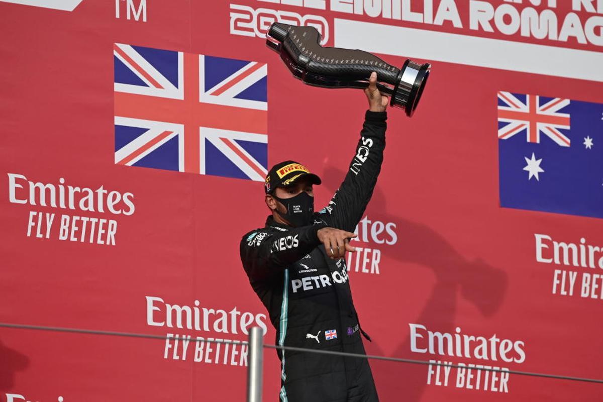 Hamilton se impone en Imola.