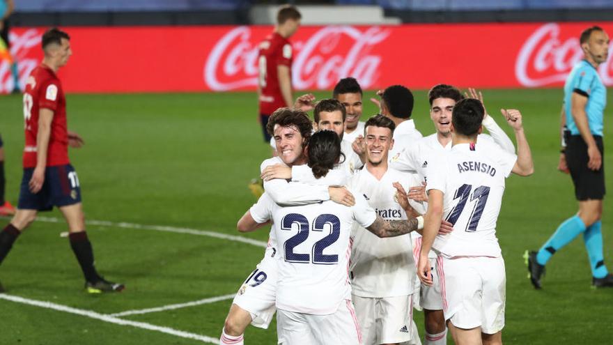 Los jugadores del Real Madrid celebran uno de los goles del equipo