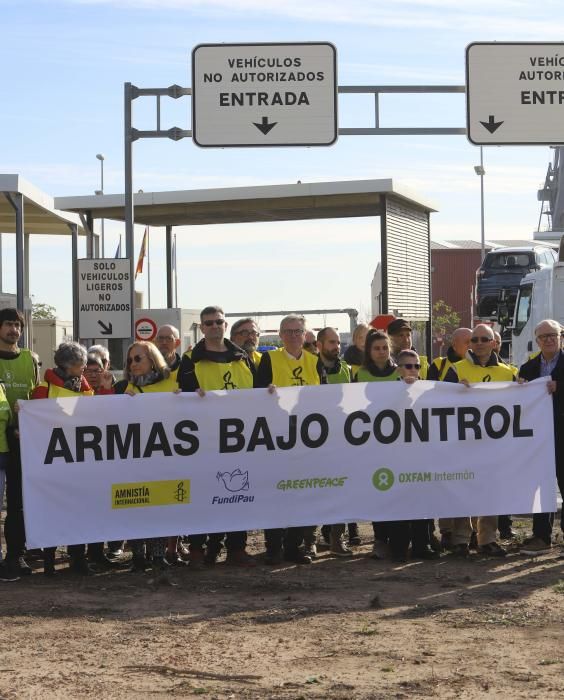 Protesta de Amnistía Internacional en el puerto de Sagunt