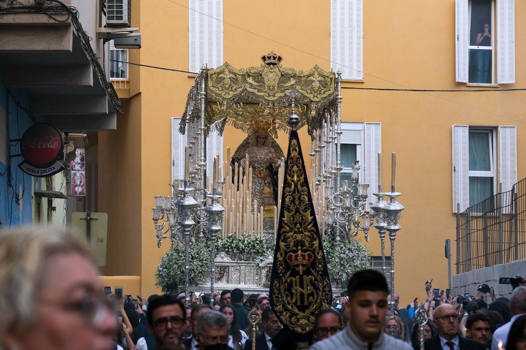 Procesión extraordinaria de la Virgen del Amparo por su 75 aniversario