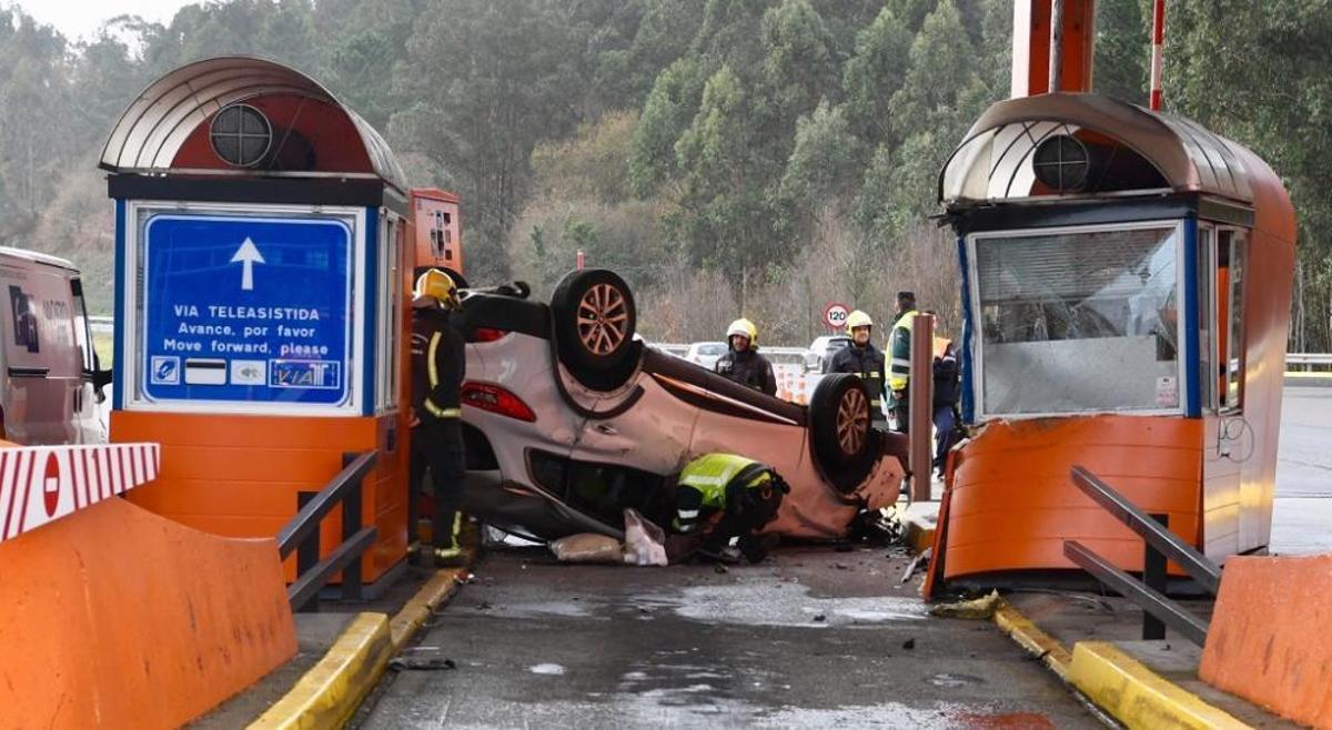 Un volantazo brusco provocó el accidente mortal en un peaje de A Coruña