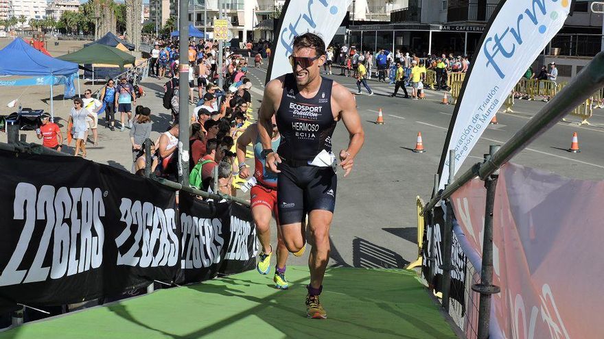 Águilas vuelve a ser la capital del triatlón con el Nacional Sprint