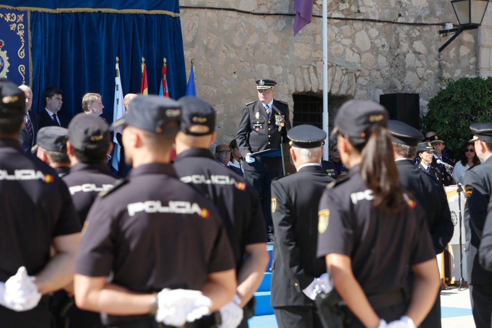 Un momento del acto de la Policía en el Castillo de Santa Bárbara.