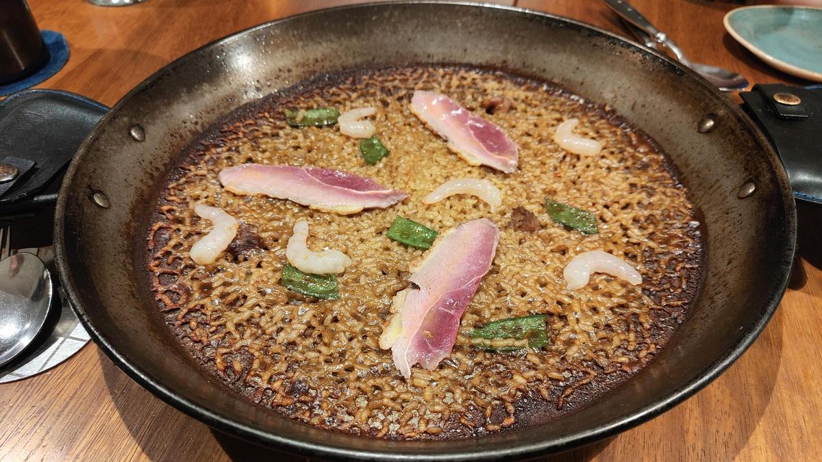 La paella de gambas y pato de Cruix en colaboración con Suculent.