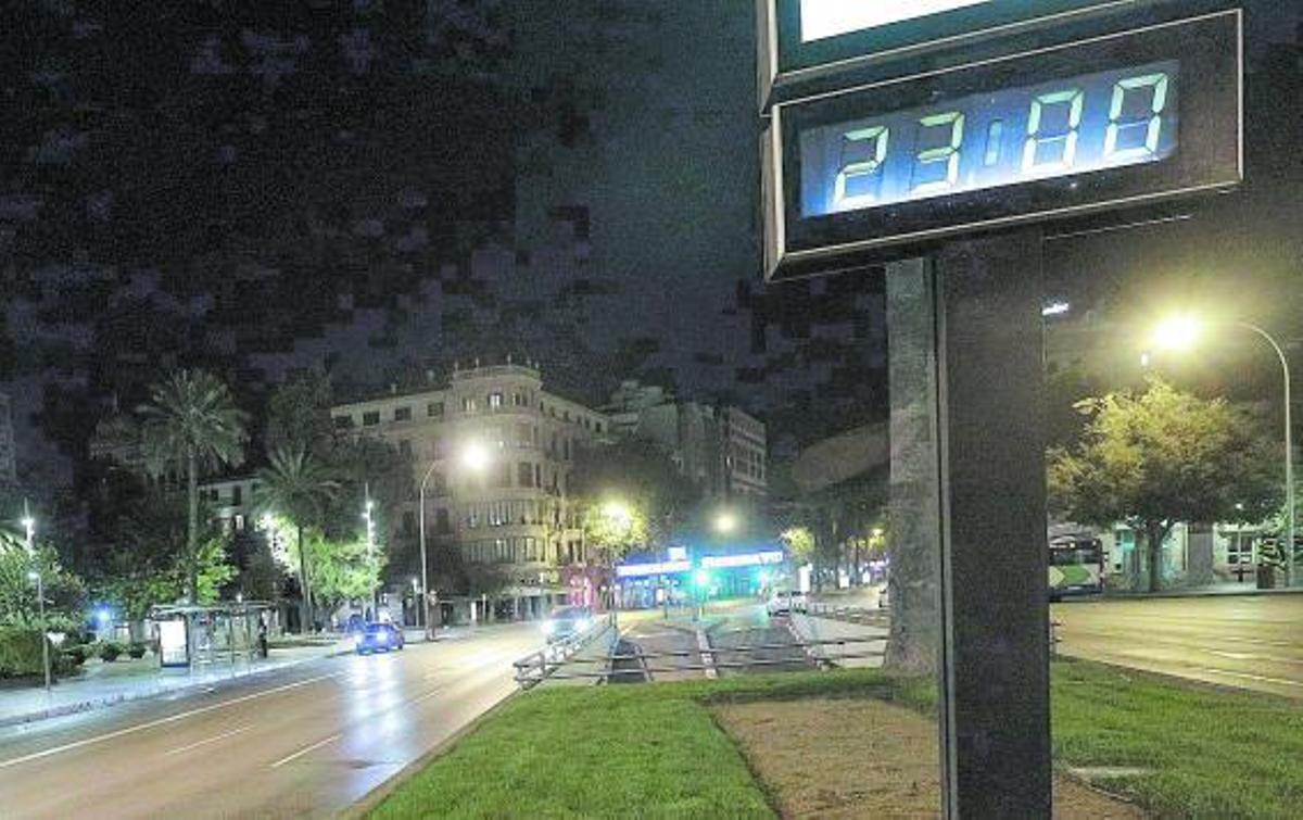 El Govern va a retrasar el toque de queda a las 11 de la noche. | M. MIELNIEZUK
